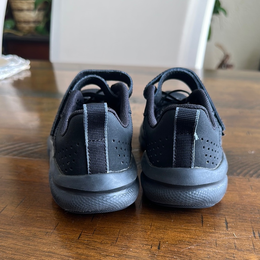 Under Armour Black Sneakers - Picture 4 of 8